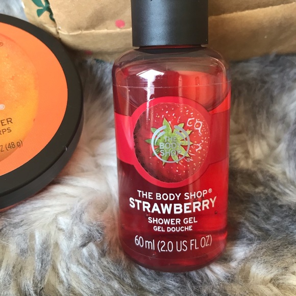 The Body Shop Mango & Strawberry Gift Set - Picture 3 of 6